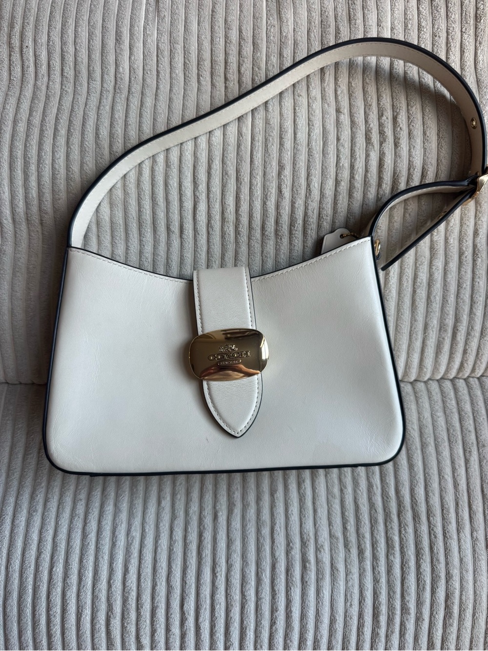 Coach White Leather Shoulder Bag with Gold-Tone Closure